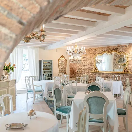 Bed & Breakfast Regia Rosetta - Royal Borghetto 4*