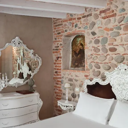 Regia Rosetta - Royal Borghetto Bed & Breakfast